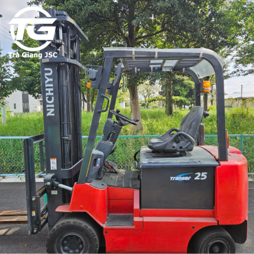 NICHIYU ELECTRIC FORKLIFT 2.5 TON